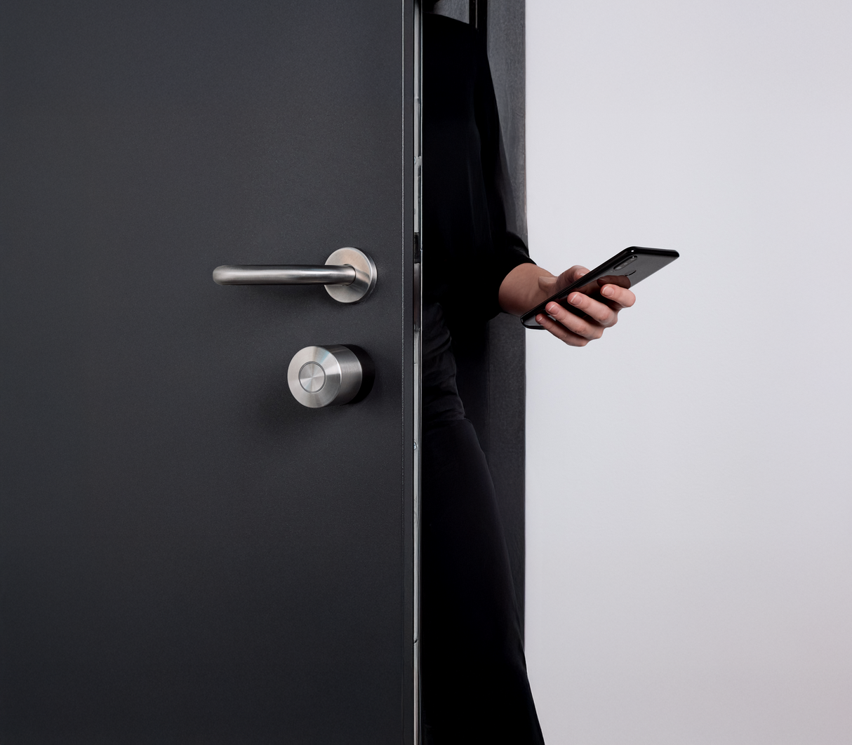 Serrure connectée bluetooth et Wifi Smart Lock Pro (5th gen) - Nuki