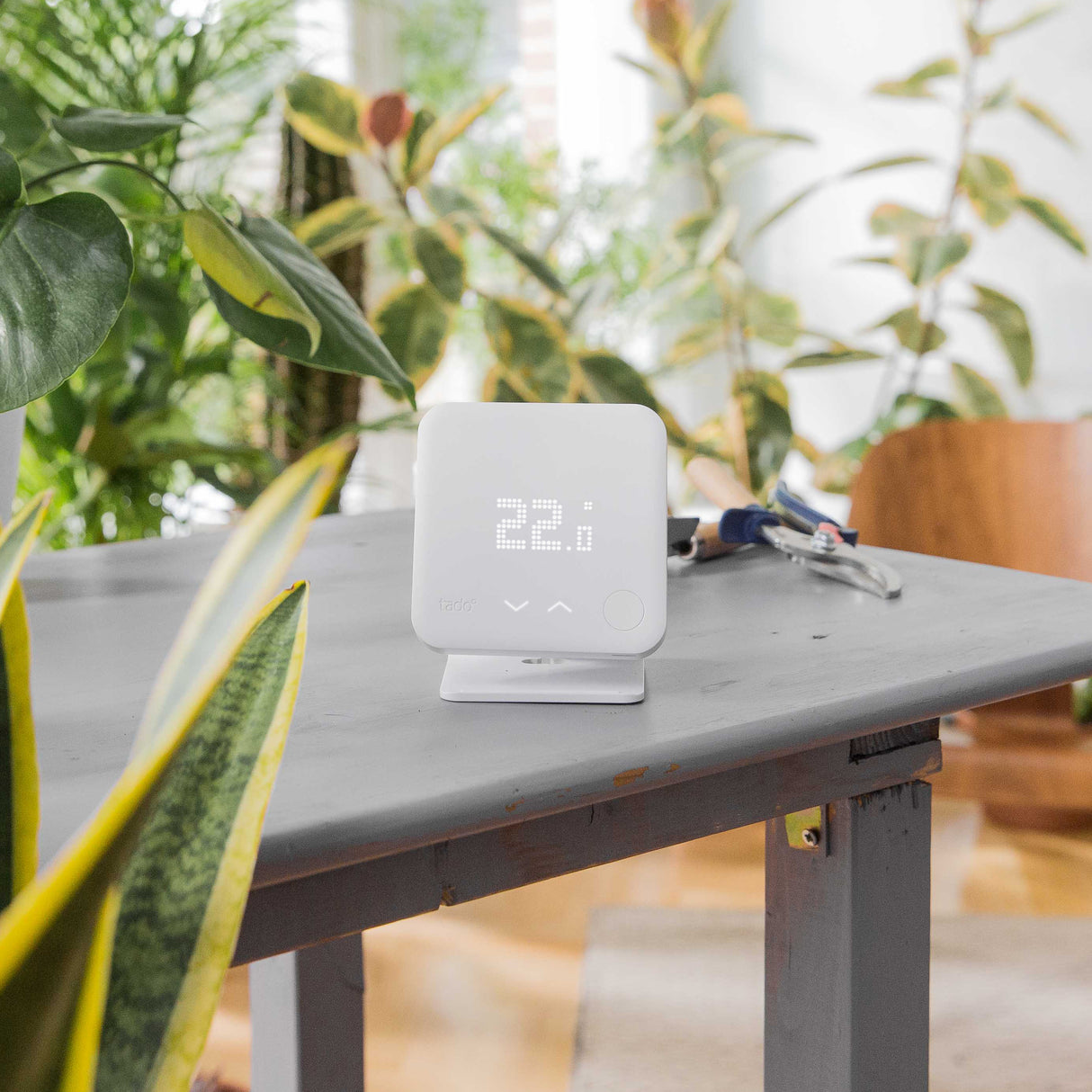 Support tado° – Accessoire de pose pour thermostat sans fil. sonde de température et contrôle de climatisation – tado°